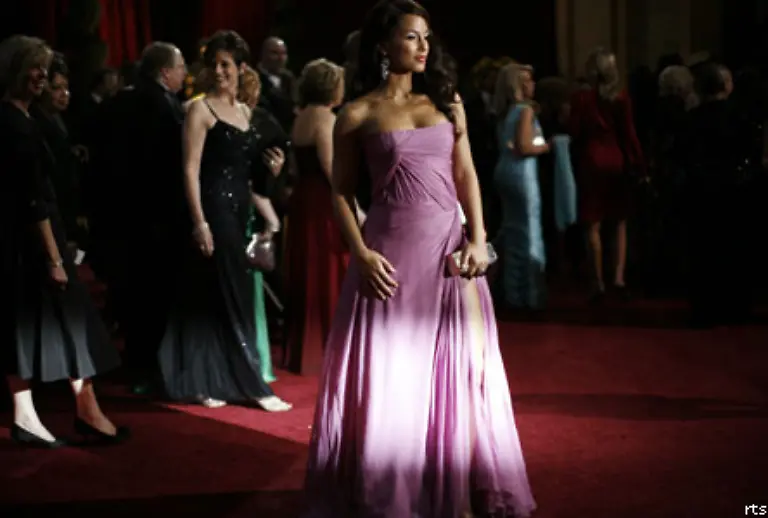Auch-Saengerin-Alicia-Keys-setzte-auf-Farbe-und