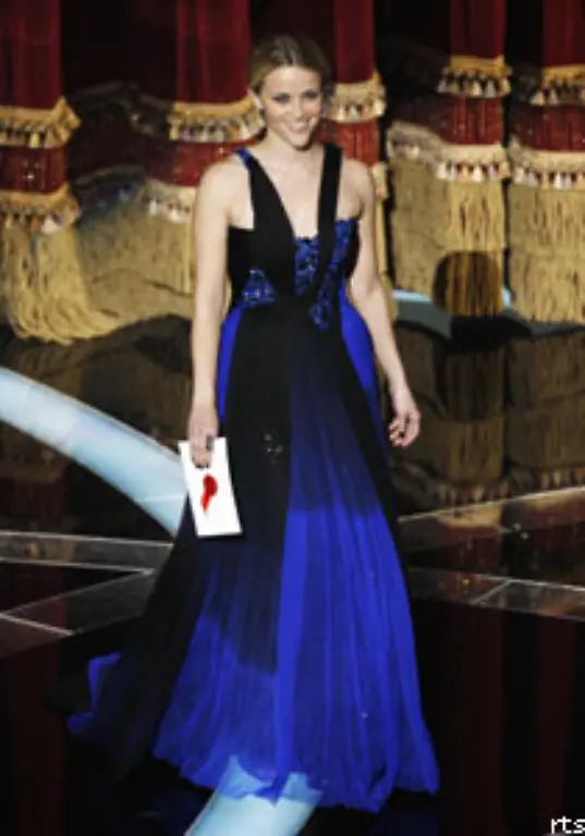 Laudatorin-Reese-Witherspoon-setzte-ebenfalls-auf-die-knallige-Farbe