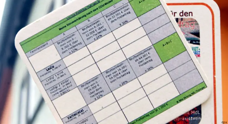 Die-ganze-Steuererklaerung-sollte-auf-einen-Bierdeckel-passen