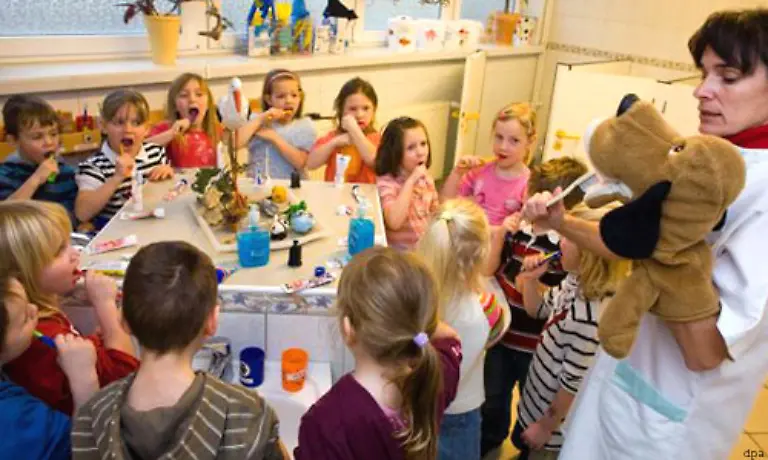 Kinderbetreuungskosten-sind-am-einfachsten-bei-Doppelverdienern-absetzbar-Fuer-Kinder-von-0-bis-13-Jahren-koennen-2-3-der-Kosten-bis-maximal-4000-Euro-als-Werbungskosten-oder-Betriebsausgaben-angerechnet-werden