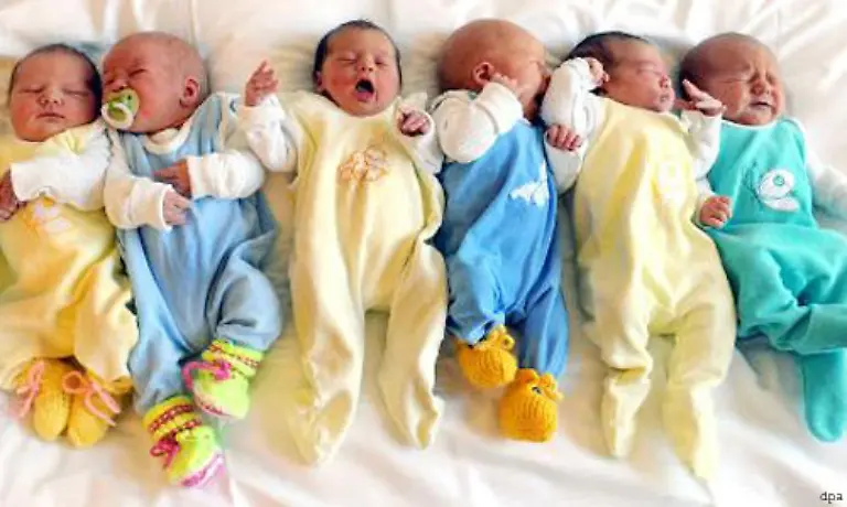 bei-Kindern-von-0-bis-2-und-6-bis-14-Jahren-sind-20-Prozent-der-Kosten-fuer-selbstaendig-und-sozialversichungsbeschaeftigte-Betreuer-bis-maximal-4000-Euro-direkt-von-der-Steuerschuld-abziehbar-Auch-Betreuung-im-Rahmen-eines-Minijobs-ist-moeglich-max-510-Euro