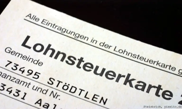 Wer-hohe-Sonderausgaben-aussergewoehnliche-Belastungen-und-Werbungskosten-hat-sollte-sich-Freibetraege-auf-der-Lohnsteuerkarte-eintragen-lassen-Dies-mindert-die-monatliche-Steuerlast-und-ist-bis-zum-30-11-des-laufenden-Jahres-moeglich