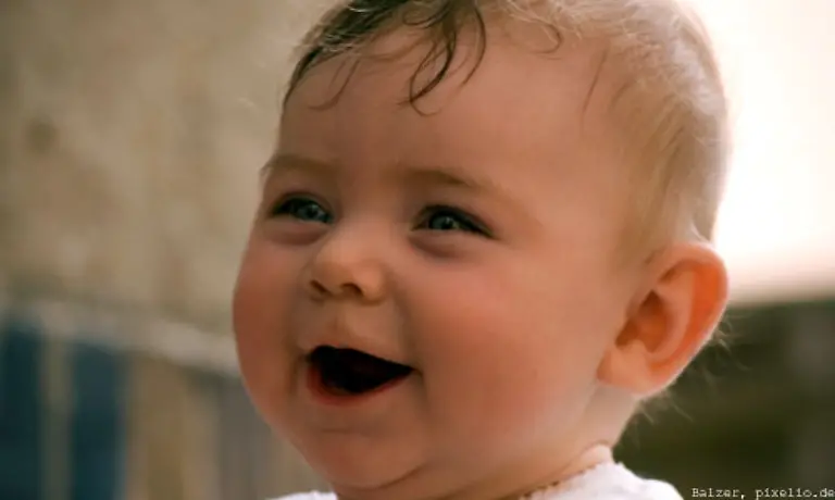 Nach-der-Schenkung-sollten-die-Ertraege-des-Kindes-7680-Euro-jaehrlich-nicht-uebersteigen-Liegen-sie-darueber-wird-das-Kindergeld-gestrichen