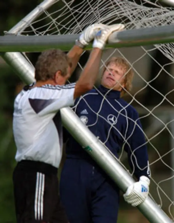Noch-mehr-als-sein-Rausschmiss-aergerte-Maier-die-spaetere-Degradierung-von-Oliver-Kahn-zur-Nummer-2-bei-der-WM-2006
