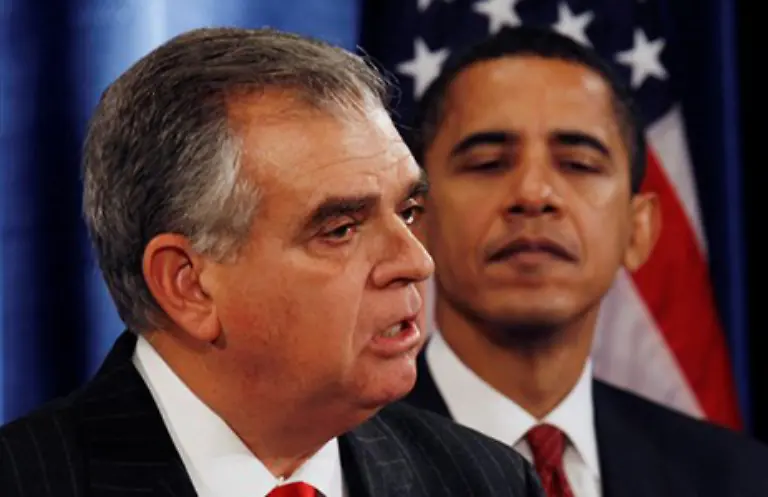 Fuer-Verkehrsangelegenheiten-ist-Ray-LaHood-zustaendig-Er-ist-einer-von-zwei-Republikanern-am-Kabinettstisch
