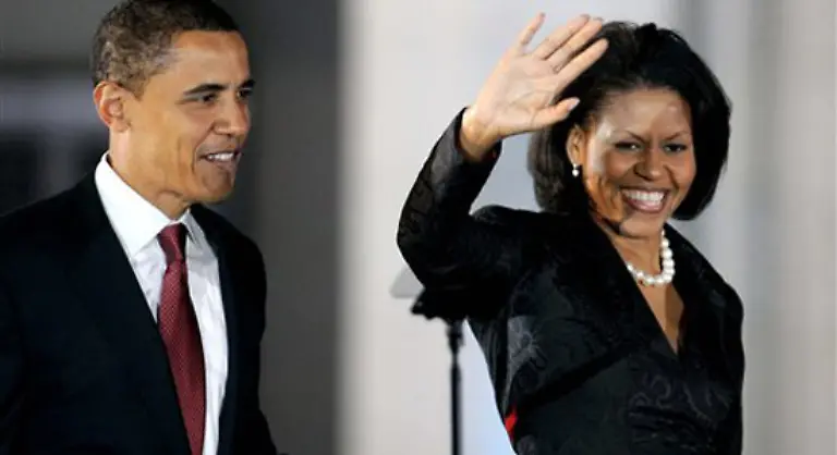 und-ebenso-wenig-neigt-sie-zu-strengen-Blusen-oder-Hosenanzuegen-oder-Jackets