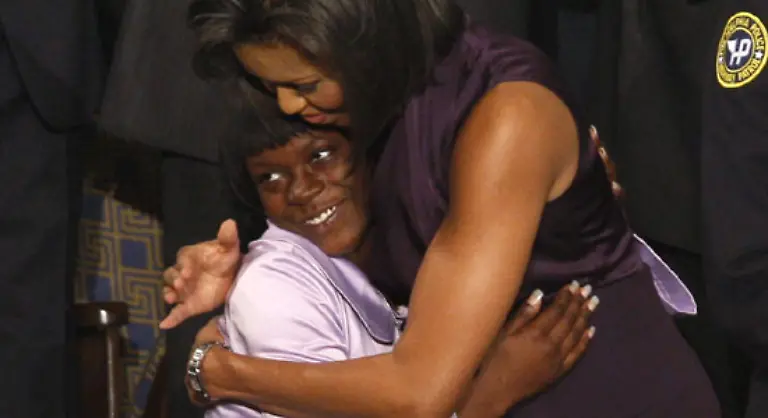 Aber-zurueck-zu-Michelles-perfekt-definierten-Oberarmen