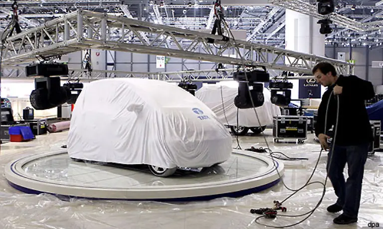 Krisengewinnler-sind-derzeit-lediglich-Kleinwagen-und-Billig-Autos-Der-Tata-ist-zwar-noch-ein-Phaenomen-aus-dem-fernen-Indien-doch-solche-Autos-koennten-die-lukrativen-Margen-der-Etablierten-bedrohen