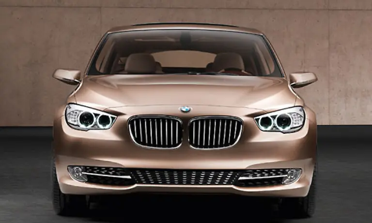 BMW-will-eine-neue-Nische-aufmachen-und-zeigt-in-Genf-einen-GT-auf-Basis-des-5ers-Das-Auto-ist-ein-Mix-aus-Kombi-und-Coup-und-soll-viel-Raumfunktionalitaet-bieten