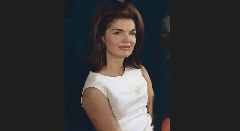 Verglichen-wird-sie-staendig-mit-Jaqueline-Kennedy