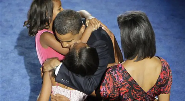 Michelle-als-moderne-Mutter-bestellt-auch-schonmal-im-Internet-oder-kauft-bei-Kleidungsketten-wie-GAP