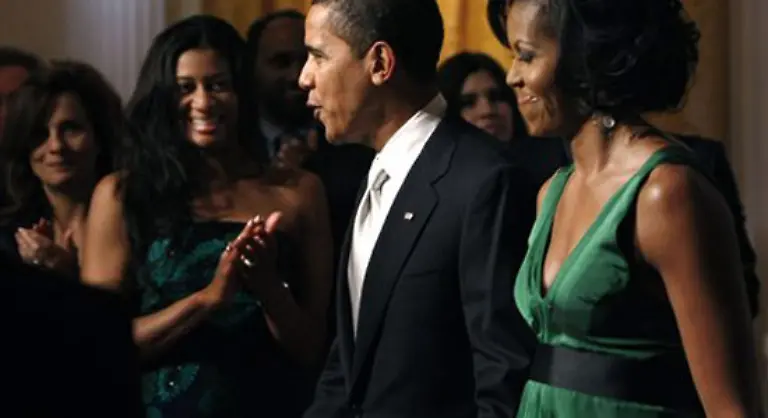 die-fragten-ob-die-Dame-des-Weissen-Hauses-nicht-vielleicht-mal-etwas-mehr-Stoff-tragen-koennte