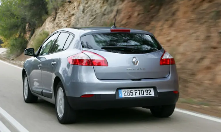 Die-ganze-Vielfalt-von-sechs-Benzinern-und-sechs-Diesel-Motoren-bieten-die-Franzosen-an-Daneben-soll-der-Mgane-noch-als-Sportversion-mit-250-PS-kommen