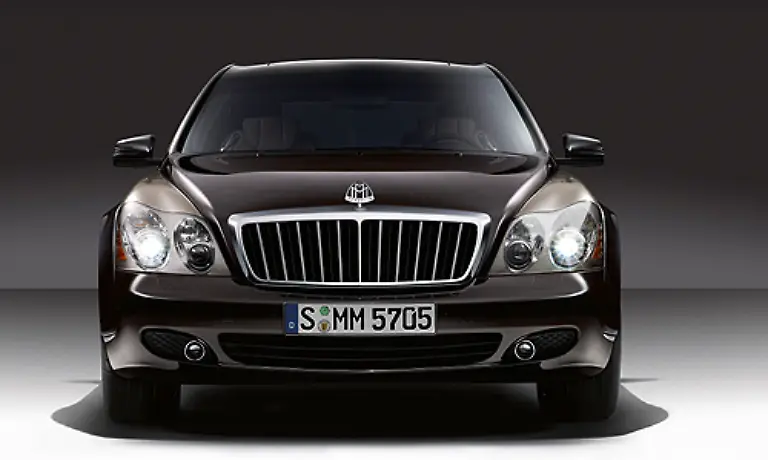 Luxus-in-Form-einer-Auto-Legende-bietet-der-Maybach-Zeppelin-Der-normale-heisst-57-Zeppelin-und-hat-einen-jetzt-staerkeren-V12-Biturbo-Motor-mit-640-PS-an-Bord-28-Pferdestaerken-mehr-als-bisher