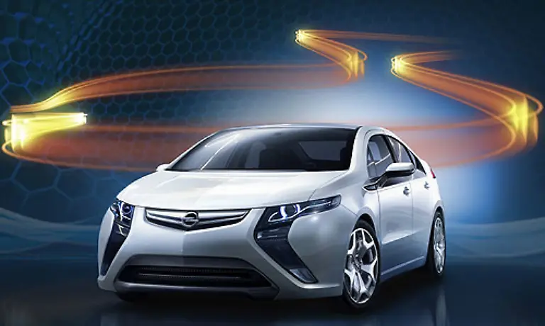 Der-Opel-Ampera-will-der-Star-in-Genf-sein-Ganz-neu-ist-er-nicht-Denn-als-Chevrolet-Volt-wurde-er-schon-mal-gezeigt-Die-Karosse-zeigt-aber-auch-einige-Stilelemente-des-Insignia-Der-Elektromotor-wird-von-einem-Verbrennungsmotor-aufgeladen