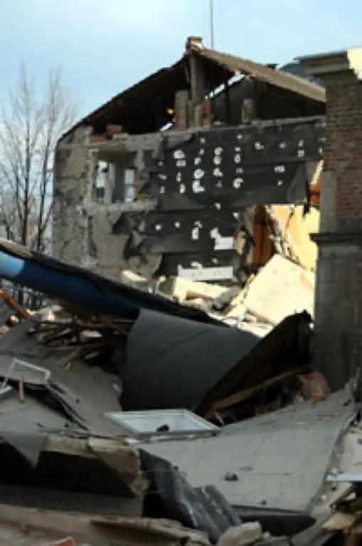 Innerhalb-von-drei-Minuten-hatten-die-Archivmitarbeiter-Handwerker-und-Gaeste-das-Haus-verlassen