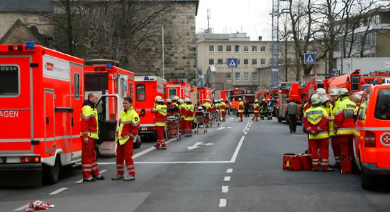Hunderte-Helfer-sind-im-Einsatz