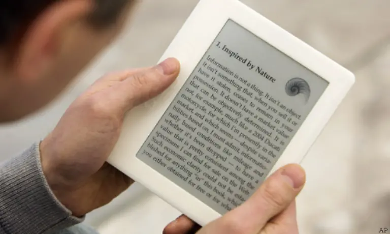 Das-Berliner-Unternehmen-TXTR-tritt-mit-seinem-E-Book-Reader-gegen-die-Giganten-Amazon-und-Sony-an
