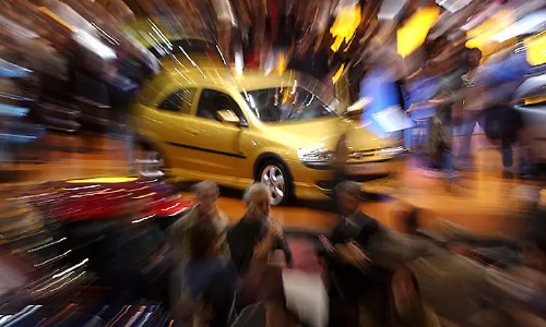 Der-Autosalon-in-Genf-hat-seine-Pforten-geoeffnet-Und-die-Branche-findet-auch-in-Krisenzeiten-zusammen