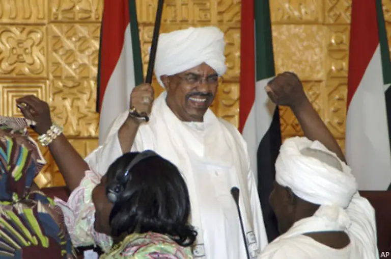 Die-sudanesische-Regierung-bezeichnet-den-Haftbefehl-als-Neokolonialismus