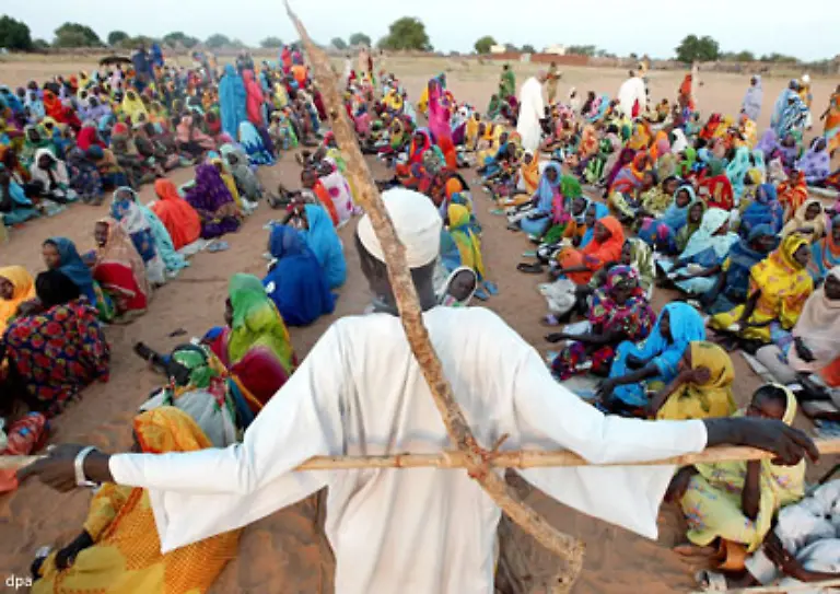 Immer-wieder-greifen-hier-die-Reitermilizen-Doerfer-an