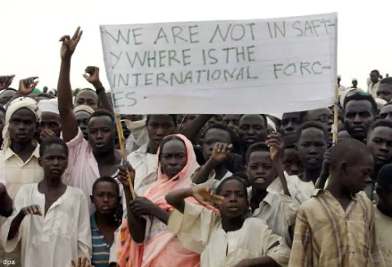 Die-Vertriebenen-in-Darfur-befinden-sich-in-einer-unertraeglichen-Lage