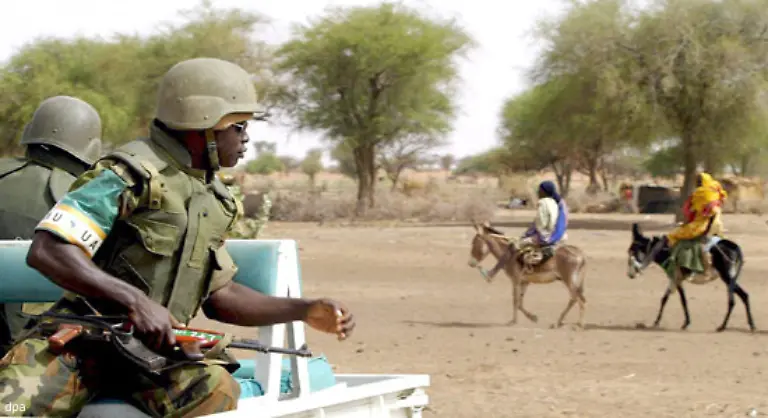 Verstaerkt-werden-Mitarbeiter-internationaler-Hilfskonvois-attackiert