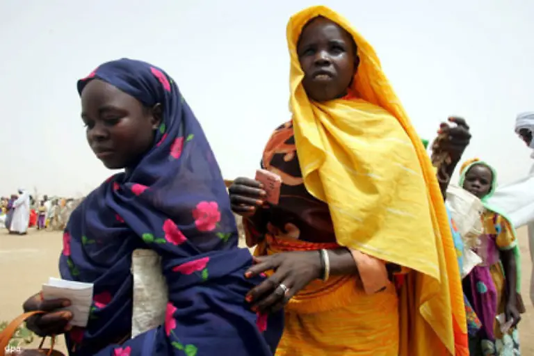 Eine-UN-Untersuchungskommission-nennt-die-Misshandlungen-in-einem-Bericht-2005-Kriegsverbrechen