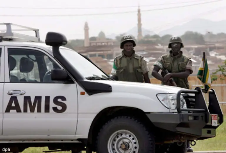 einigen-sich-schliesslich-die-Vereinten-Nationen-und-die-Afrikanische-Union-auf-eine-gemeinsame-Friedensmission