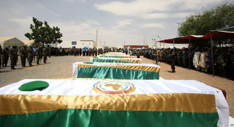 Wie-lange-lassen-Sie-es-zu-dass-die-sudanesische-Regierung-dieses-Gremium-manipuliert-Hat-Adolf-Hitler-sich-die-Truppen-auswaehlen-duerfen-die-seinem-Voelkermord-ein-Ende-machten