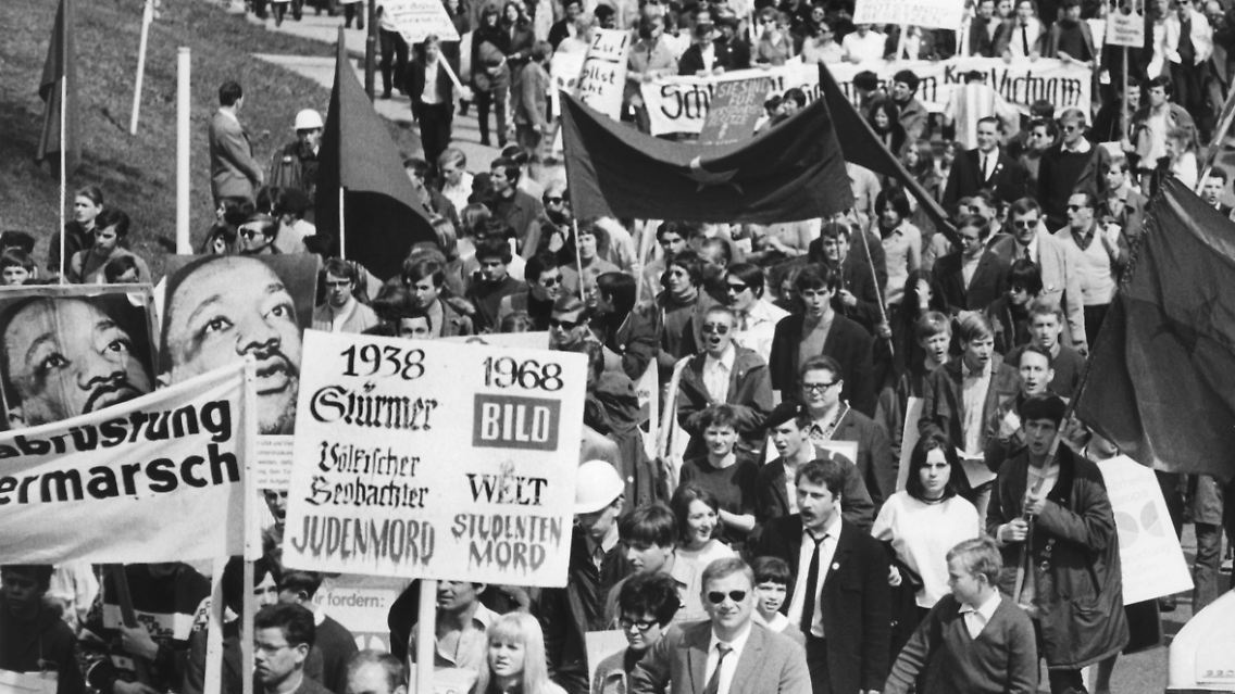 ... Beginn der "68er", die Radikalisierung der Studentenbewegung, ...