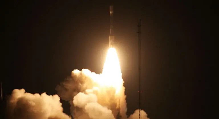 startet-zu-einer-Planetenjagd-ins-Weltall