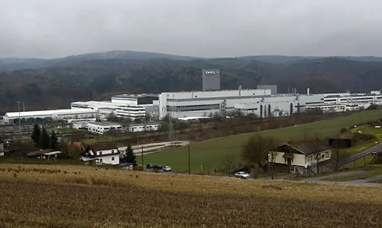 Der-Mutterkonzern-General-Motors-GM-hegt-offiziell-keine-Plaene-deutsche-Opel-Standorte-dicht-zu-machen-im-Bild-Opel-in-Eisenach