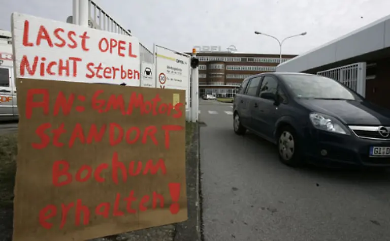 Nach-dem-Willen-der-GM-Spitze-hatte-Opel-Europe-ueber-einen-Sanierungsplan-nachgedacht-Zugleich-zeigt-sich-GM-Chef-Wagoner-offen-fuer-eine-schrittweise-Herausloesung-Opels-aus-dem-ums-Ueberleben-kaempfenden-GM-Konzern