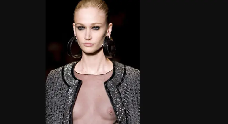 Frische-verfuehrerische-und-sehr-eigenstaendige-Entwuerfe-rauschten-schon-in-den-ersten-drei-Tagen-des-neuntaegigen-Mode-Marathons-haufenweise-ueber-die-Laufstege