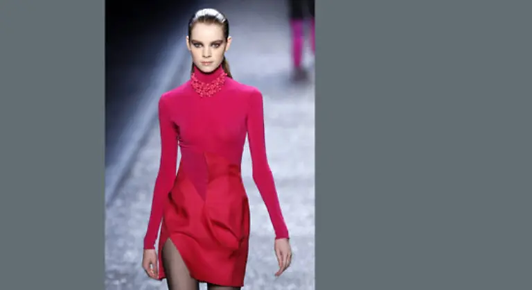 sexy-Minikleider-mit-Glitzeroptik