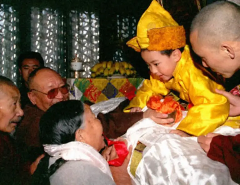 Der-vom-Dalai-Lama-anerkannte-Panchen-Lama-verschwindet-jedoch-spurlos-Die-chinesische-Regierung-praesentiert-dagegen-einen-anderen-Nachfolger