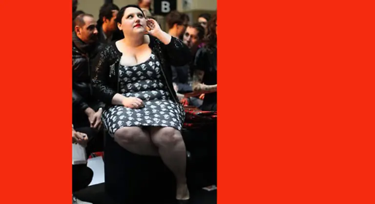 Zudem-ist-sie-nackt-auf-dem-Cover-der-neuen-Modezeitschrift-LOVE-zu-sehen-schade-dass-wir-davon-kein-Foto-haben