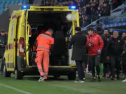 Mit Kopf auf Boden aufgeschlagen: Türkei-Trainer bricht bei U21-Partie zusammen - lange Unterbrechung