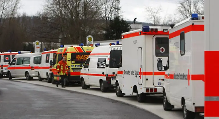 Zahlreiche-Rettungskraefte-sind-im-Einsatz