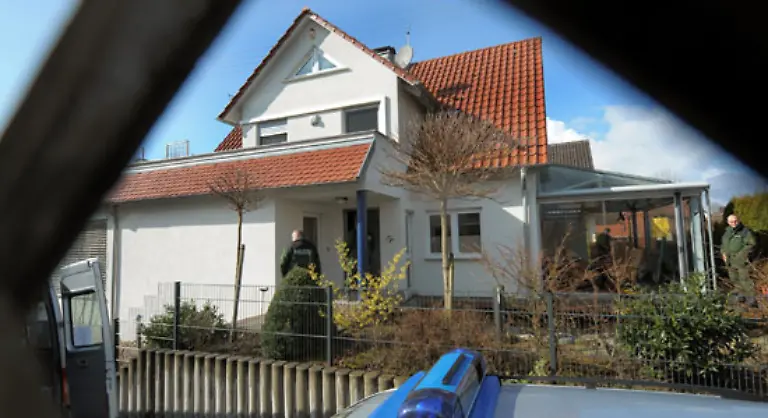 Hier-hortete-der-Vater-legal-14-Waffen-13-in-einem-verschlossenen-Schrank-eine-im-Schlafzimmer