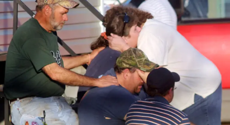 Bei-einem-Amoklauf-in-der-Kleinstadt-Samson-werden-elf-Menschen-getoetet