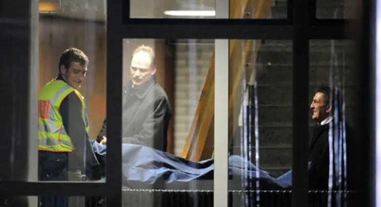 Eine-bedrueckende-Aufgabe-Auch-die-Toten-muessen-weggebracht-werden