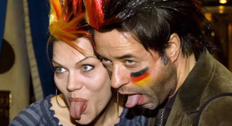 Die-38-Jaehrige-die-vor-dem-Mauerfall-ueber-Ungarn-aus-der-DDR-floh-hat-ihr-Leben-je-zur-Haelfte-im-Osten-und-im-Westen-Deutschlands-verbracht