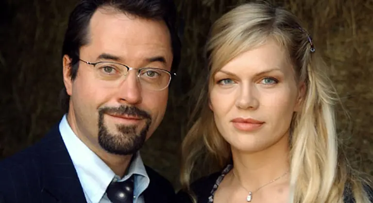 Mit-ihrem-Mann-dem-Schauspieler-Jan-Josef-Liefers-hat-sie-zwei-kleine-Toechter