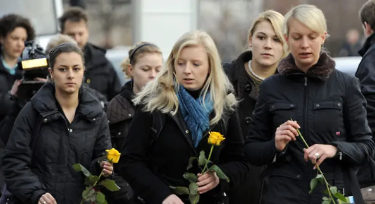 Nach-dem-Massaker-in-Erfurt-sagte-der-damalige-Bundespraesident-Johannes-Rau-Wir-sollten-unsere-Ratlosigkeit-nicht-zu-ueberspielen-versuchen-mit-scheinbar-naheliegenden-Erklaerungen