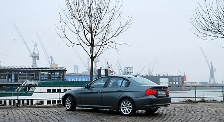 Dank-kompakter-Abmasse-Parksystem-und-einer-uebersichtlichen-Karosserie-ist-er-in-dicht-besiedelten-Gebieten-auch-durchaus-gut-aufgehoben