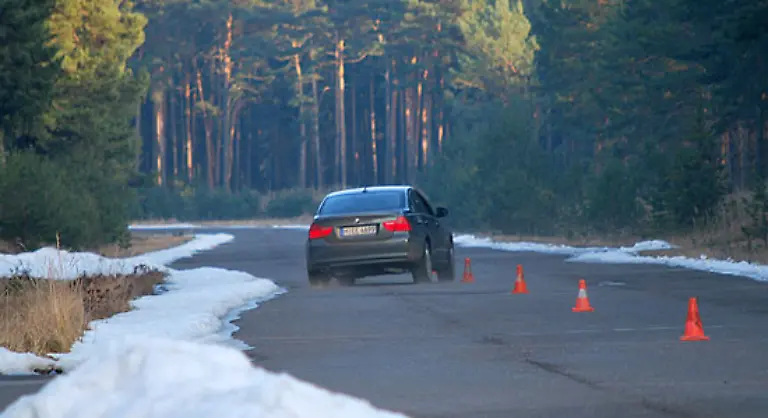 Ebenso-angetan-waren-wir-vom-Verbrauch-des-318d-Im-Stadtverkehr-genehmigte-er-sich-nur-knapp-sechs-Liter-auf-hundert-Kilometer-Damit-lag-er-in-der-Praxis-nur-wenig-ueber-dem-vom-Werk-angegebenen-Verbrauch