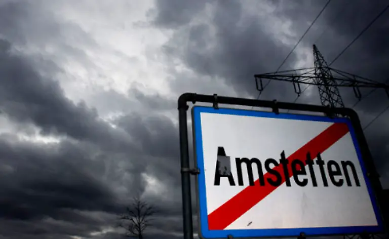 als-er-Elisabeth-gestattet-ihre-schwer-erkrankte-Tochter-im-Krankenhaus-zu-besuchen