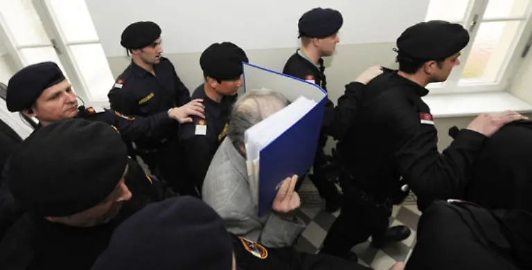 erklaert-er-noch-wenige-Tage-vor-dem-Prozess